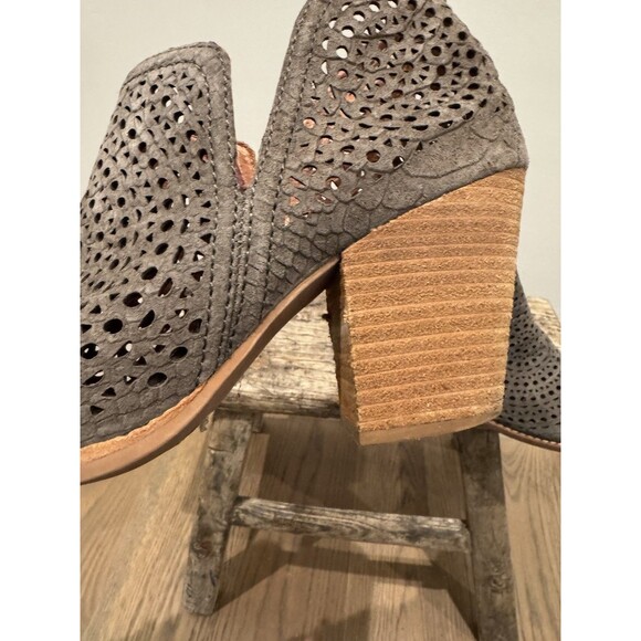Jeffrey Campbell Taggart Perforated Suede Cutout Booties Taupe Grey 8.5 EUC - Picture 11 of 14